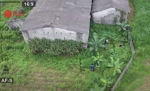 Tuy nhiên, bằng các biện pháp nghiệp vụ, được sự giúp đỡ của quần chúng nhân dân, CQĐT đã phát hiện được những dấu vết đáng nghi vấn của nạn nhân để lại tại hiện trường. Dấu vết sự đi lại của nạn nhân tập trung nhiều vào khu trang trại.