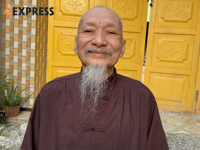 Ông Lê Tùng Vân chưa bao giờ xuất gia, chưa bao giờ thọ giới Sa di hay Tỳ kheo mà công khai làm lễ xuất gia cho người khác là vi phạm nghiêm trọng các quy định giới luật nhà Phật. Với việc làm này, ông Vân đã lừa đảo tín đồ Phật giáo, gián tiếp dẫn dắt người xem tin rằng mình là Phật. Để lôi kéo sự ủng hộ của những tín đồ nhà Phật đến ủng hộ tiền bạc, vật chất, bà Cúc và ông Vân cho dựng nhiều dãy nhà, đưa một số trẻ em vào ở, quay clip rồi tung hê trên mạng rằng đây là “mái ấm cho trẻ em cơ nhỡ không nơi nương tựa”.