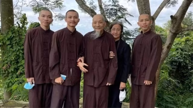 Lê Thanh Hoàn Nguyên và Lê Thanh Nhất Nguyên được giao vai trò chụp ảnh, quay các clip mang về dựng để lồng ghép thêm những nội dung không đúng với hướng dẫn của pháp luật và Giáo hội Phật giáo Việt Nam rồi đưa cho ông Vân kiểm duyệt trước khi tung lên mạng xã hội. Một số clip mà nhóm này tung lên mạng đã tạo môi trường cho những kẻ phản động nhảy vào nói xấu, bôi nhọ và chống phá chính quyền.