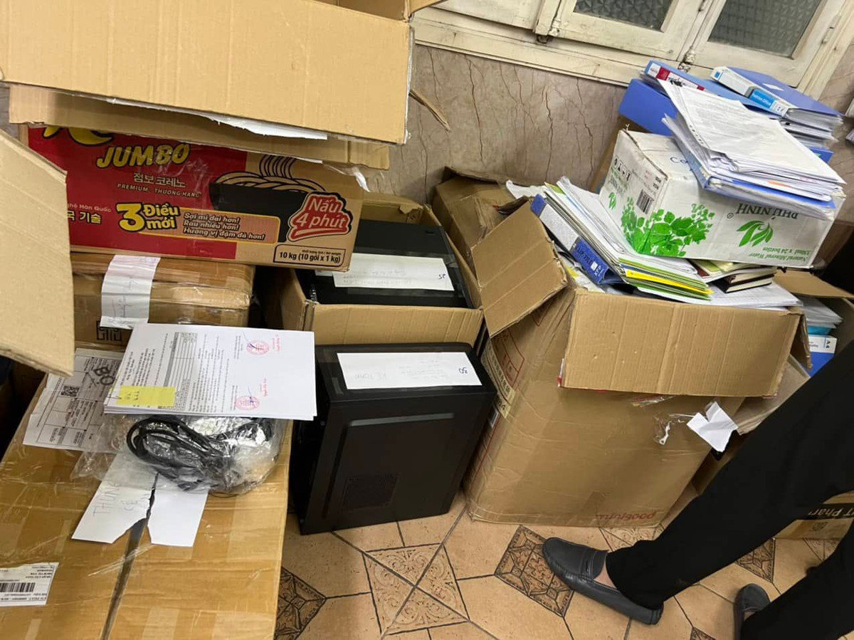 Theo lãnh đạo Phòng An ninh mạng và Phòng chống tội phạm sử dụng công nghệ cao - Công an thành phố Hà Nội, thời gian qua, đơn vị cũng đã nắm bắt được nhiều vụ việc nạn nhân không vay tiền, nhưng bị tung ảnh lên mạng Internet hòng khủng bố tinh thần, buộc bản thân những người này phải thúc giục con nợ của chúng trả tiền để được… yên thân.