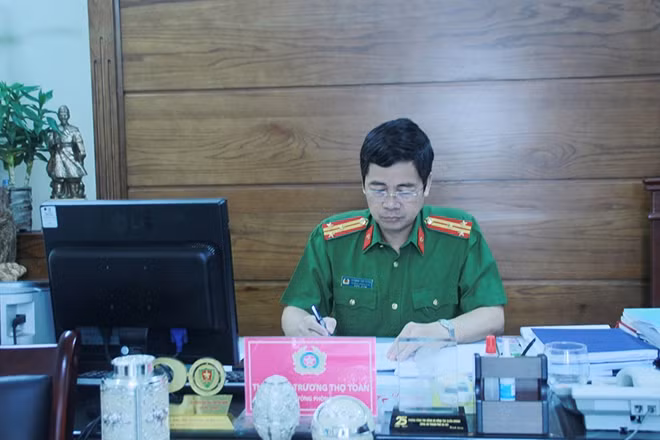 Trước đó, ngày 9/5, đại tá Trương Thọ Toàn đã được Bộ Công an trao quyết định bổ nhiệm giữ chức vụ Phó Chánh Văn phòng Cơ quan CSĐT Bộ Công an.