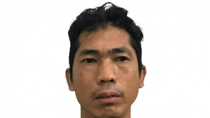  Bị đánh vô cớ, người đàn ông đâm 2 bố con thương vong: Bị ông Nguyễn Văn Hùng (SN 60 tuổi, ngụ quận Bình Tân, TP HCM) đánh bất ngờ vì tưởng là bạn trai của vợ cũ, Nguyễn Ngọc Luyện (39 tuổi, quê Sóc Trăng) rút dao đâm nạn nhân tử vong, con trai người này ra ứng cứu cũng bị đối tượng đâm bị thương phải nhập viện. 