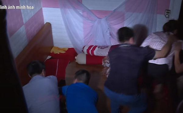 Sau khi phát hiện Thu có đem một cháu bé có hình dáng giống cháu B. đến ở nhà anh Bằng, lực lượng Công an đã bí mật ập vào bắt giữ, giải cứu an toàn cháu Gia B.