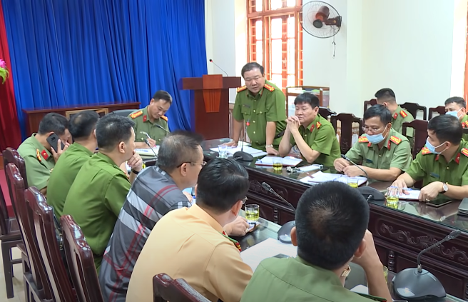 Lúc này, các điều tra viên nhận định, đây là vụ án có dấu hiệu của việc bắt cóc. Thế nhưng, ai bắt cóc, vì mục đích gì thì hoàn toàn mù mờ. Qua tìm hiểu các mối quan hệ xã hội, làm ăn, thậm chí tình ái của gia đình cháu B, các điều tra viên cho rằng đó không phải là nguyên nhân dẫn tới việc cháu B. đột ngột biến mất.