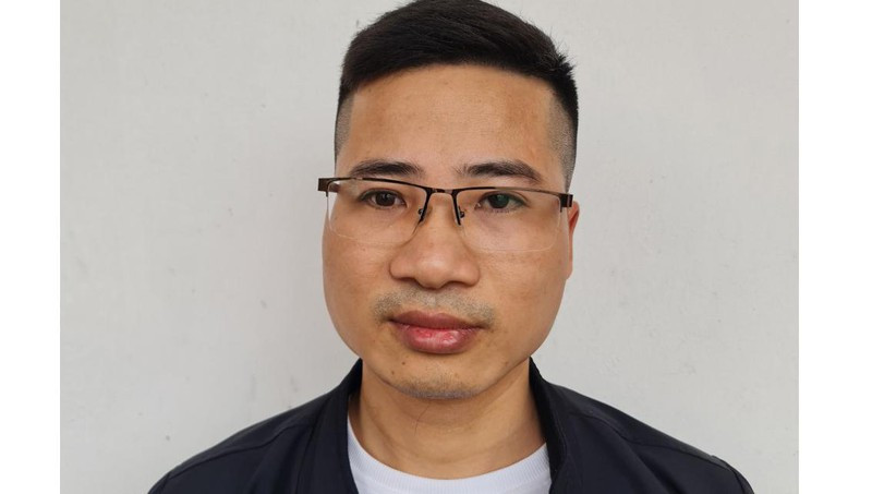  Lừa 'chạy án' chiếm hàng trăm triệu đồng: Với thủ đoạn giúp bị hại "chạy án", Vũ Trường Giang (SN 1986, trú tại xã Minh Quang, huyện Vũ Thư, tỉnh Thái Bình) đã chiếm đoạt số tiền 280 triệu đồng của 2 bị hại. Ngày 20/5, Công an huyện Vũ Thư cho biết đã khởi tố bị can, bắt tạm giam Vũ Trường Giang về tội lừa đảo chiếm đoạt tài sản. 