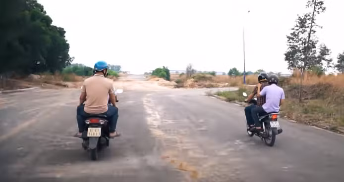 Ban chuyên án đã phân công 5 tổ công tác gồm: tổ tố tụng; tổ rà soát các đối tượng “tu luyện” giáo phái lạ mà mẹ con Hoa đang theo cũng như đối tượng hình sự, ma túy ở địa bàn giáp ranh Bình Dương với TP HCM, Đồng Nai; tổ xác minh truy tìm đối tượng liên quan tại Nha Trang, Khánh Hòa; tổ xác minh truy tìm đối tượng tại Bình Dương và TP HCM; tổ trinh sát nghiệp vụ và tổ phát động phong trào quần chúng tố giác tội phạm để tiến hành đồng bộ các biện pháp nghiệp vụ: Điều tra theo tố tụng, trinh sát xác minh…