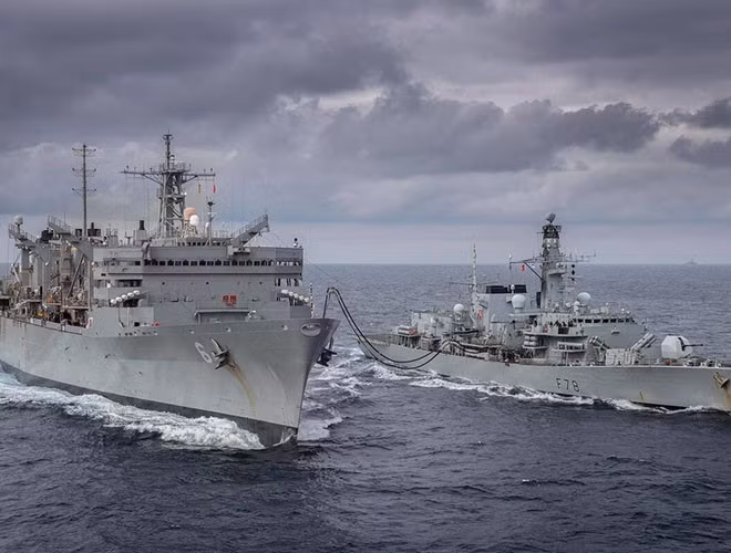 Chuyến đi của 3 tàu khu trục thuộc Hạm đội 6 của Mỹ gồm USS Donald Cook, USS Porter và USS Roosevelt còn có sự tham gia của 1 tàu khu trục Hải quân Hoàng gia Anh, HMS Kent.