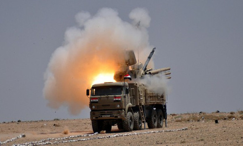 Thứ nhất, quân đội Syria thiếu các hệ thống radar cảnh giới hiện đại. Thứ hai, việc thiếu vắng các hệ thống điều khiển tự động góp phần tạo ra sự hỗn loạn trong quá trình hoạt động của mạng lưới phòng không.