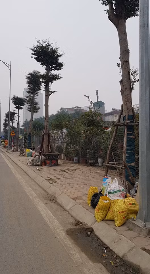 Phuong Xuan La bat luc truoc “ma tran” cong trinh vi pham tren duong Nguyen Van Huyen keo dai?-Hinh-7