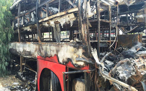 Hiện trường vụ TNGT đặc biệt nghiêm trọng vừa xảy ra rạng sáng 22/5 trên QL1 đoạn qua huyện Hàm Thuận Nam, tỉnh Bình Thuận.