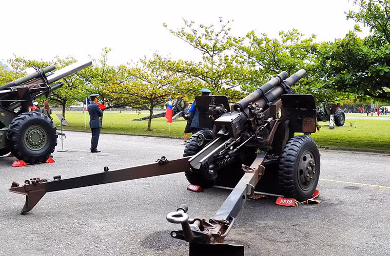 Trang bị hiện nay của pháo binh Philippines có thể nói là "tồi tệ", thuộc hàng kém nhất ở Đông Nam Á, có chăng chỉ hơn được Brunei hay là Đông Timo. Thậm chí là với cả Lào, Philippines cũng chỉ nhỉnh hơn chút xíu. Quá thất vọng với ngân sách quốc phòng rất lớn mà Philippines lại không thể mua được một ít xe tăng chủ lực hay các loại pháo phản lực, pháo tầm xa số lượng lớn. Nguồn ảnh: Wikipedia