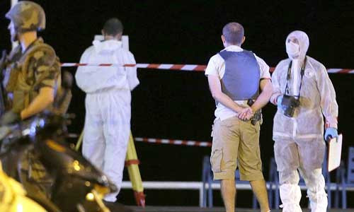 IS, al-Qaeda tung keu goi dung xe tham sat nhu o Nice