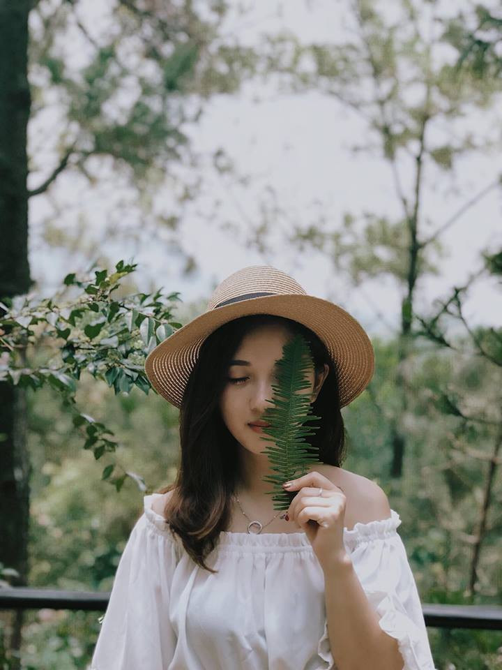 Hình ảnh xinh đẹp hút hồn của cô giáo 9X.