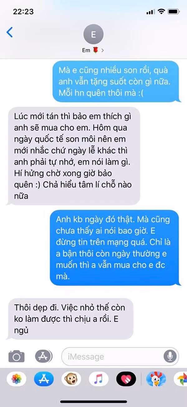 Chang trai bi da vi quen tang qua ban gai ngay...