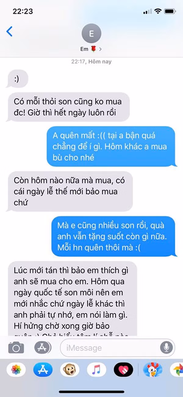 Chang trai bi da vi quen tang qua ban gai ngay...