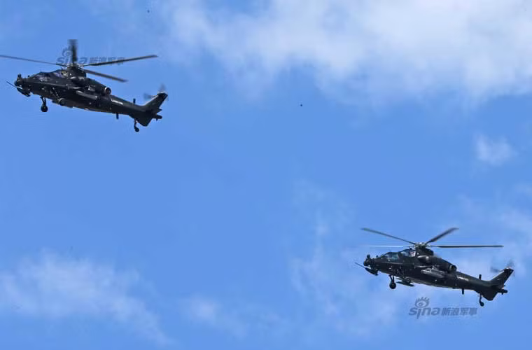 Các trực thăng tấn công Z-10 tham gia duyệt binh 70 năm.