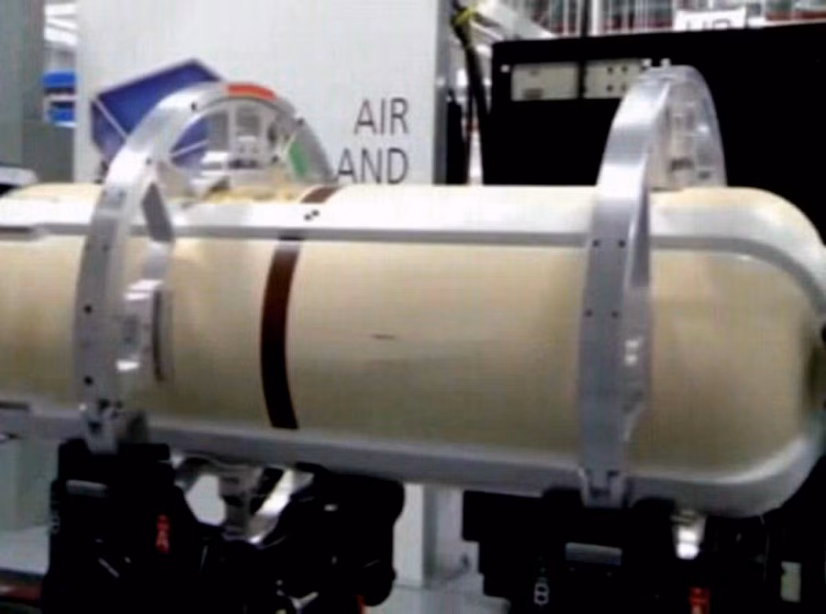 Tầng thứ 2 của tên lửa sử dụng động cơ tăng tốc hành trình 2 chế độ MK-104.