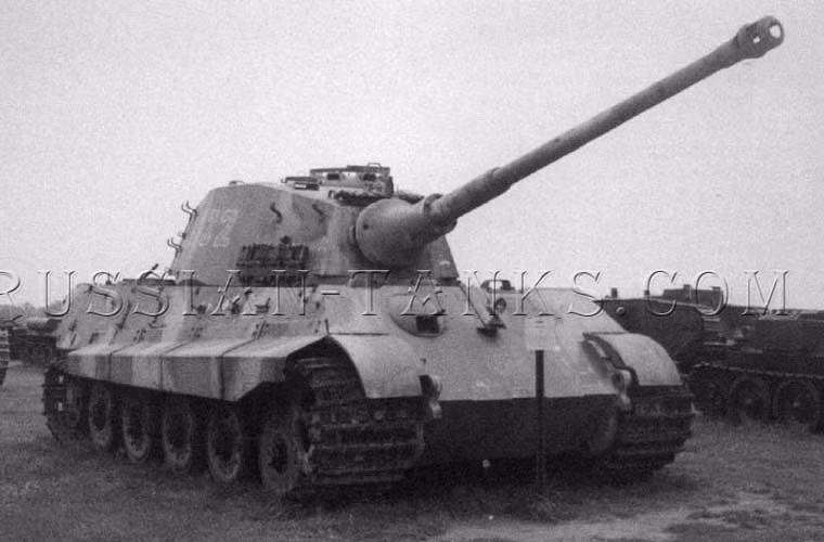 Đáng lưu ý, xe tăng hạng nặng nổi danh Tiger I và Tiger II của Đức đều sử dụng biến thể pháo phòng không 88mm. Kết hợp với cỗ tăng bọc giáp cực dày, pháo 88mm của người Đức có thể dễ dàng chục thủng vỏ thép xe tăng T-34 huyền thoại.