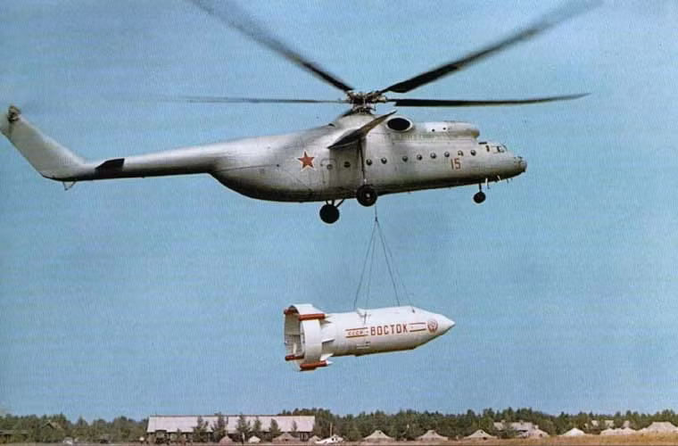 Với trọng lượng cất cánh 40,5 tấn, tải trọng tối đa 12 tấn, khi ra đời Mi-6 được xem là trực thăng vận tải lớn nhất Liên Xô, lớn nhất thế giới. Dù rằng kỷ lực này chỉ giữ được vài năm, cho tới đầu 1960 khi Mil Mi-10, CH-47 ra đời với khả năng mang vác mạnh mẽ hơn nữa.