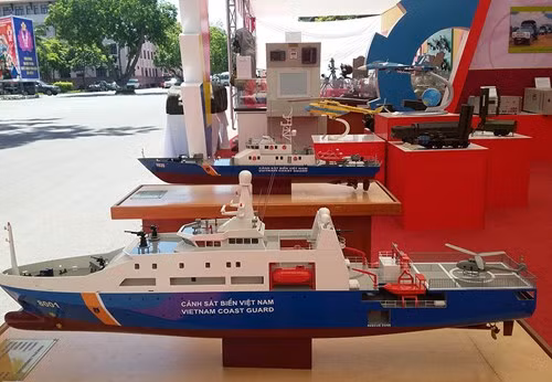 Khu trưng bày mô hình tàu Cảnh sát biển.