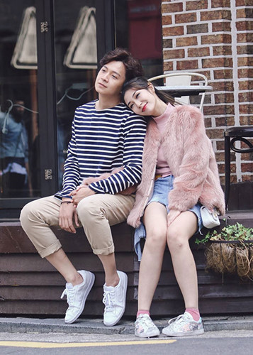 Nữ ca sĩ tránh nói đến tin đồn chia tay, nhưng lại chăm đăng status về triết lý sống và than thở "muốn có bồ".