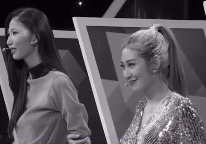 Khổng Tú Quỳnh vội vàng thanh minh: "Đâu anh, em chỉ giấu cho riêng em biết thôi. Con tim em đau quá". Nữ ca sĩ sinh năm 1991 còn nhiều lần phải gượng cười khi bị Trường Giang gọi nhầm cô là Ngô Kiến Huy hay chọc ghẹo chuyện tình tan vỡ của họ.