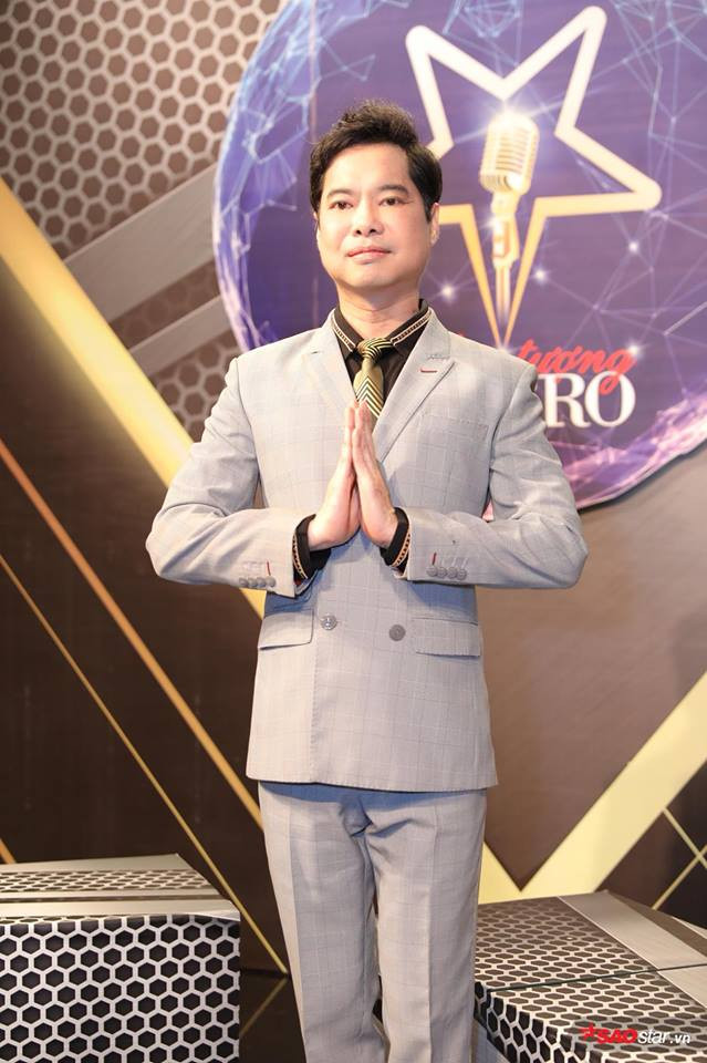 Khác với hình ảnh quá khứ dính nhiều tai tiếng, danh ca Ngọc Sơn của 6 năm trở lại đây ngày càng thay đổi, khéo léo trong lời ăn tiếng nói và chỉn chu hơn trong cách ăn mặc... Ảnh: Saostar.