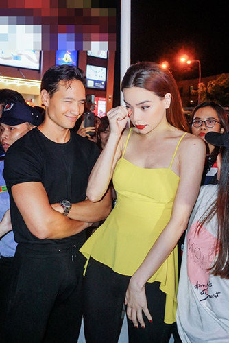 Hà Hồ và người tình ngầm khẳng định vẫn "yêu như thuở ban đầu" khi bất ngờ xuất hiện tình tứ bên nhau tại một sự kiện hồi cuối tháng 7/2018.
