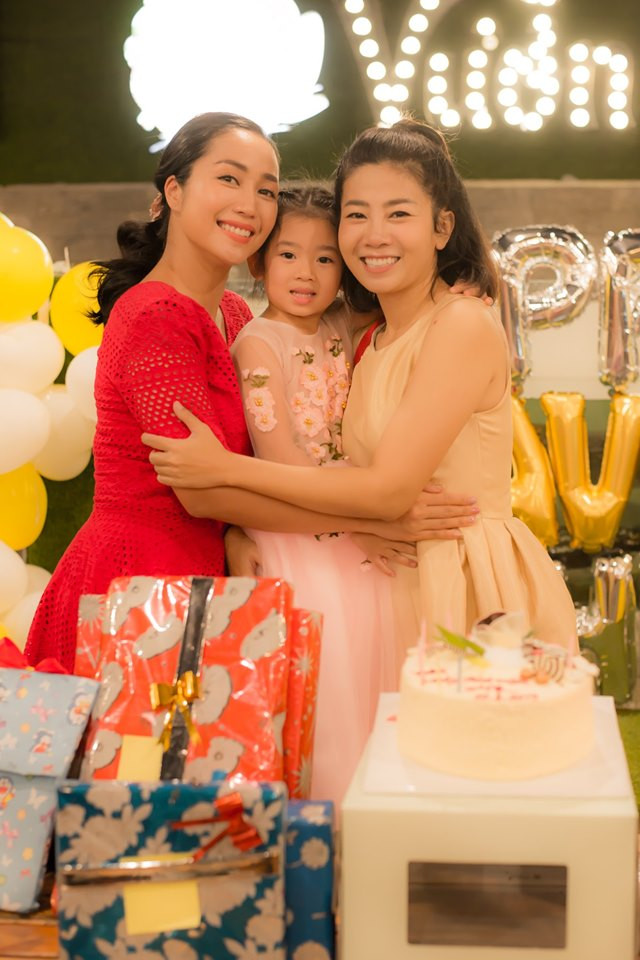 Nụ cười rạng rỡ của Mai Phương trong buổi tiệc sinh nhật tròn 6 tuổi của con gái hồi tháng 8 vừa qua, trước khi cô bé vào lớp 1.