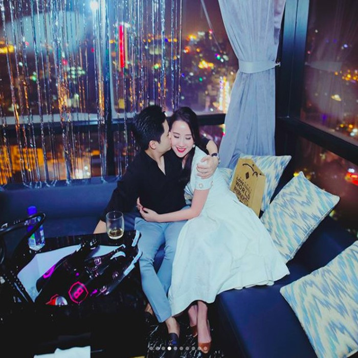 Đáp lại tình cảm của bạn trai, Primmy Trương cũng từng chia sẻ cảm giác hạnh phúc và gửi lời "cám ơn anh đã đến làm sáng và chữa lành vết thương cho tôi".