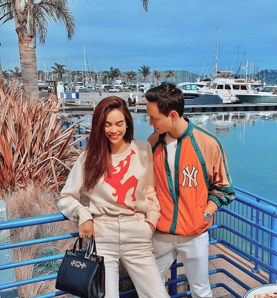 Từ khi công khai hẹn hò, Hà Hồ - Kim Lý thoải mái hơn khi chia sẻ những khoảnh khắc tình cảm trước công chúng.