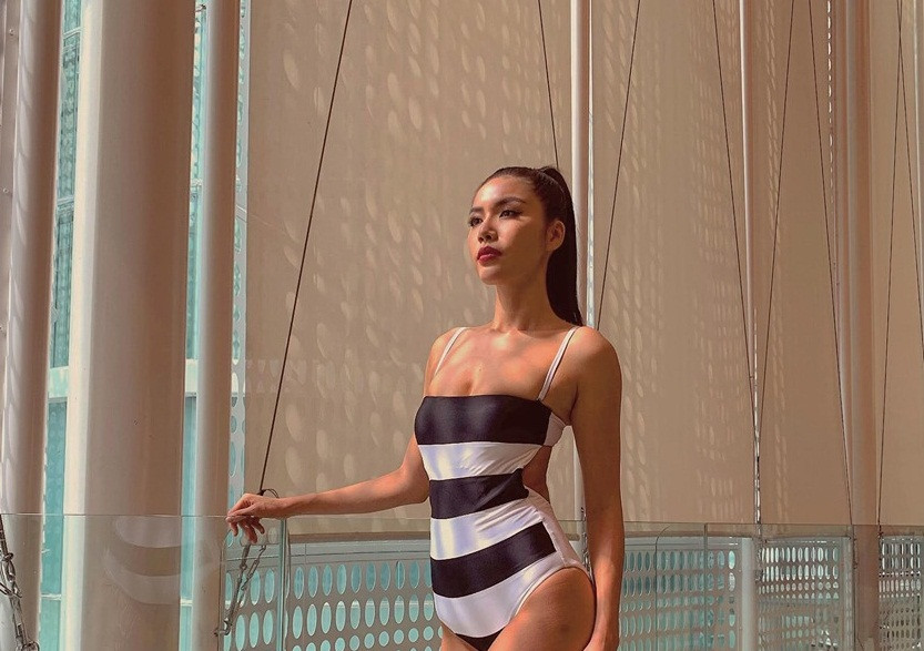 Được biết đến thông qua cuộc thi Siêu mẫu Việt Nam 2011 và sau đó là giải Bạc Siêu mẫu Việt Nam 2013, Minh Tú gây chú ý với chiều cao 1m78 cùng phong cách trình diễn ấn tượng.