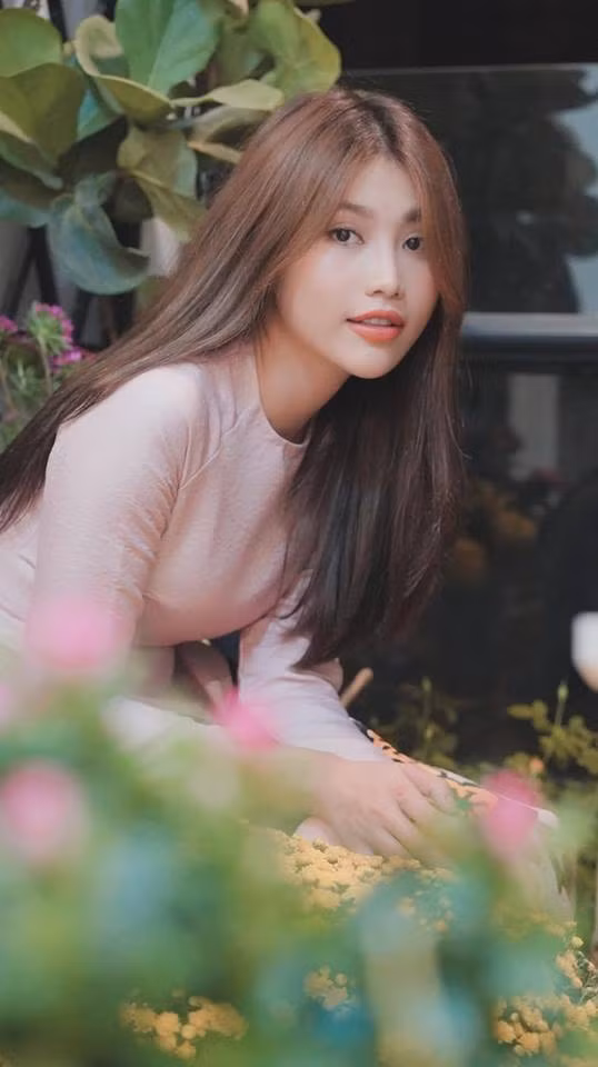 Như các "đàn chị" của mình, chân dài sở hữu chiều cao 1m75 được xem là thế hệ người mẫu mới vừa xinh đẹp, năng động lại đa tài.