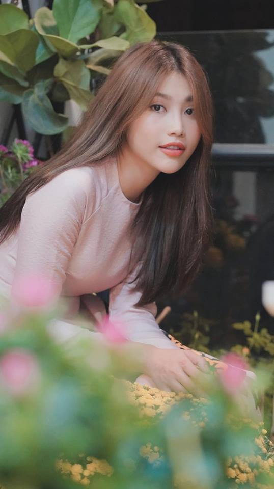 Như các "đàn chị" của mình, chân dài sở hữu chiều cao 1m75 được xem là thế hệ người mẫu mới vừa xinh đẹp, năng động lại đa tài.