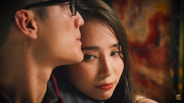 Mặc dù đã được bố Trần Nghĩa (NSND Hoàng Dũng) nhắc nhở phải lo công việc, không được ăn chơi, nhưng Bạt không thể thoát khỏi lưới tình của nàng hoa khôi tỉnh.