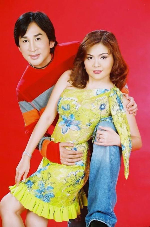 Nàng "Nghi Xuân" trong phim "Phạm Công Cúc Hoa" từng rất thần tượng ông xã. Vợ chồng Kim Tử Long - Trinh Trinh đến với nhau sau thời gian dài tìm hiểu và làm việc chung.