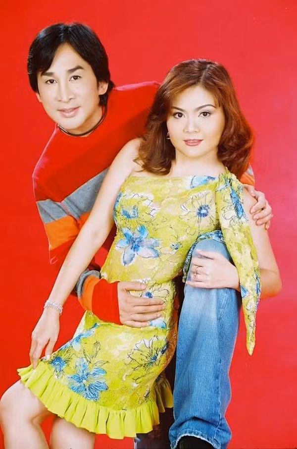 Nàng "Nghi Xuân" trong phim "Phạm Công Cúc Hoa" từng rất thần tượng ông xã. Vợ chồng Kim Tử Long - Trinh Trinh đến với nhau sau thời gian dài tìm hiểu và làm việc chung.