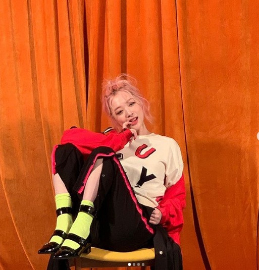 Sulli trở thành ca sĩ thần tượng ở tuổi 15.