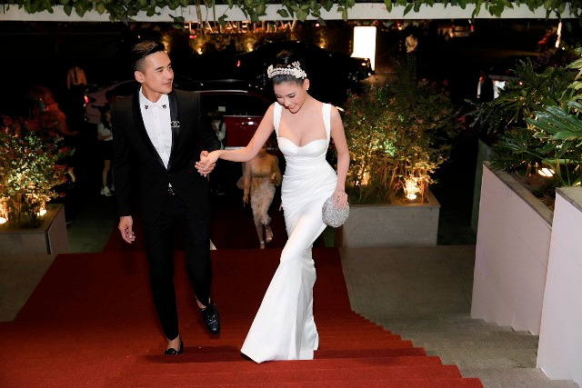 Chiếc đầm đuôi cá bó sát cơ thể, vòng một khoét sâu giúp diễn viên Thuý Diễm tôn dáng, khoe 3 vòng lý tưởng trên thảm đỏ tại một sự kiện lớn ở TP.HCM cuối tháng 4 vừa qua. Ảnh: Minh Luan Ducan