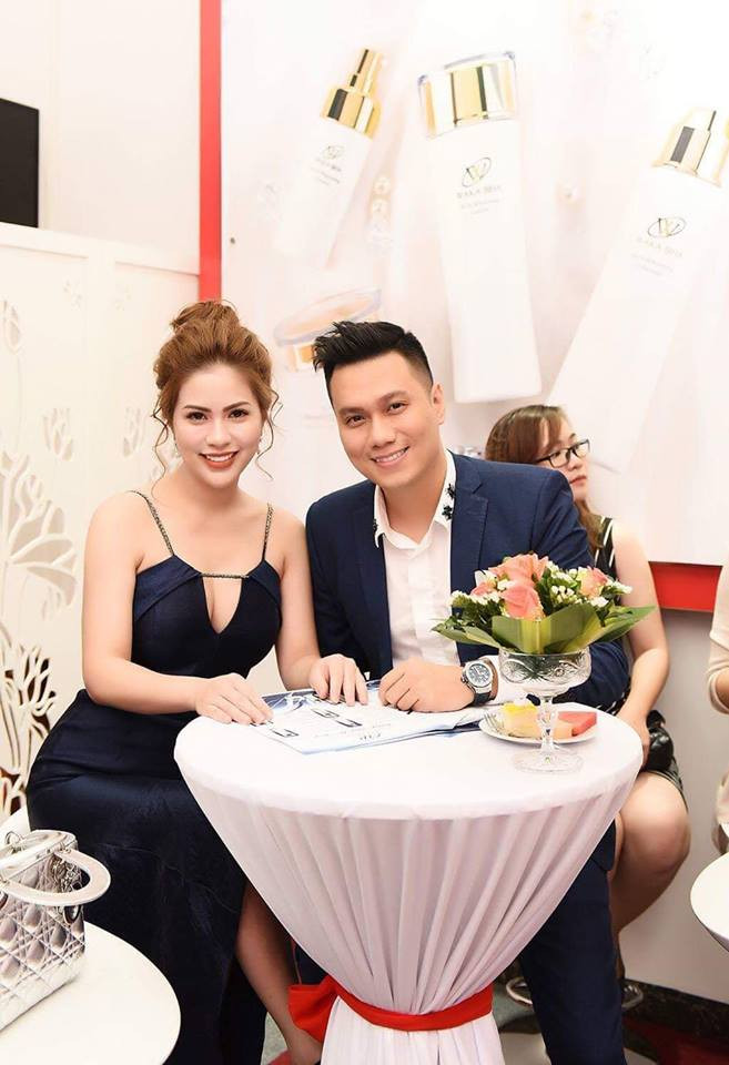 Sau ồn ào bỗng nhiên cùng để chế độ "độc thân" trên Facebook, vợ Việt Anh ít khi chủ động tương tác với ông xã trên mạng xã hội.