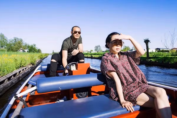 Thời điểm ly hôn với diễn viên Lê Phương, Quách Ngọc Ngoan từng bị dư luận "ném đá" vì cho rằng nam diễn viên đã "tham vàng bỏ ngãi" để theo nữ đại gia hơn tuổi Phượng Chanel, phụ bạc người vợ cũ.