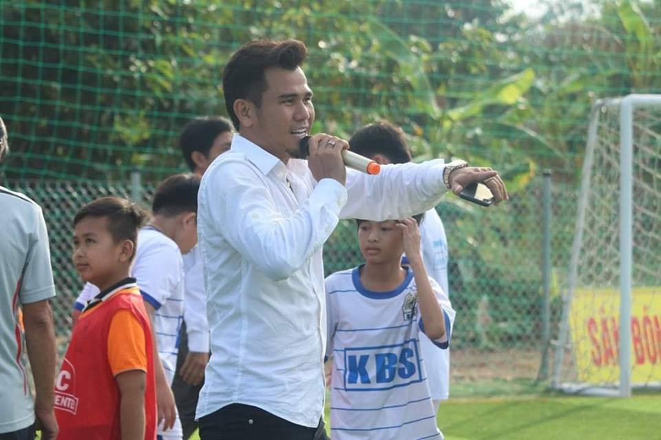 Cựu tuyển thủ U23 Việt Nam sáng chói một thời vẫn làm nhiệm vụ chính là truyền niềm đam mê bóng đá cho thế hệ trẻ.