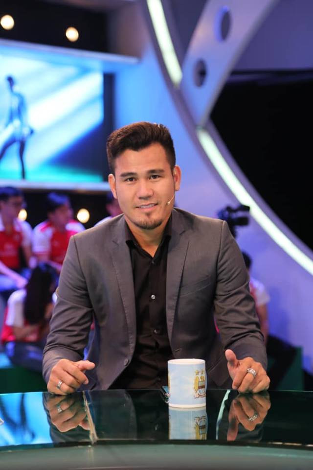 Cũng như vợ cũ Thảo Trang, cựu tuyển thủ Phan Thanh Bình thường chỉ chia sẻ về công việc, về con gái và gia đình trên trang cá nhân, chứ hiếm khi thấy anh nhắc đến chuyện tình cảm. Có chăng chỉ là những lần "thả thính" vu vơ hay than phiền đang "cô đơn" mà thôi!