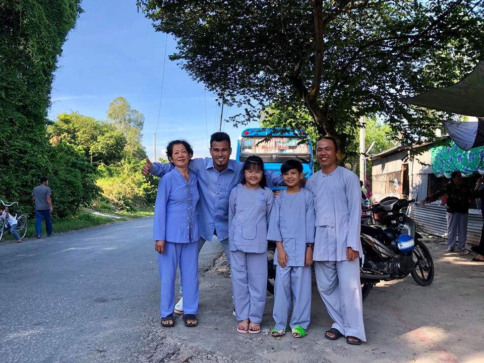 Trong gameshow "Bố là số 1" phát sóng hồi đầu tháng 6 vừa qua, Huỳnh My hết lời khen ba là người cha tốt bụng, thương yêu và chăm sóc cho con.