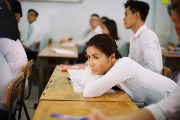 Minh Tú từng bộc bạch về quá khứ cơ cực cùng khoảng thời gian chập chững vào nghề gian khổ. Sự từng trải ấy dường như giúp nàng siêu mẫu nhập vai dễ dàng hơn. Ảnh: FBNV.