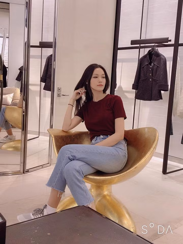 Trước phản ứng của dư luận, Hoa hậu Việt Nam 2008 đã nhanh chóng xóa đi dòng chia sẻ này.