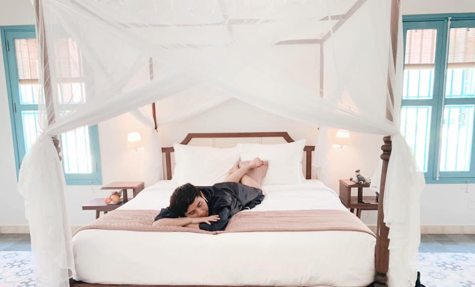 Cũng như những lần trước, cặp sao thường chọn cách giữ im lặng trước nghi vấn cùng nhau đi du lịch để "hâm nóng" tình cảm.