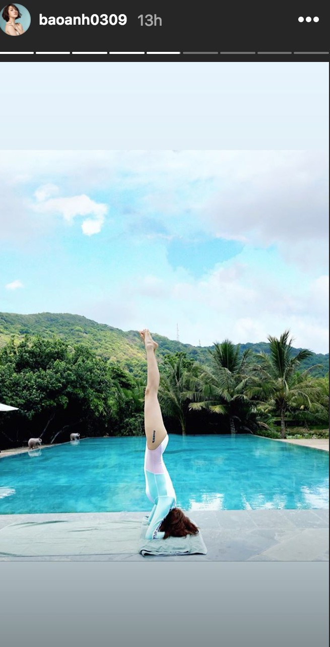 Sự trùng hợp về không gian chụp giữa các bức ảnh khiến fan đặt nghi vấn Bảo Anh đang đi du lịch cùng mẹ và được tình cũ Hồ Quang Hiếu tháp tùng.