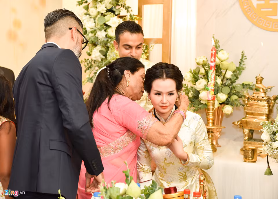 Được biết, ông xã của Võ Hạ Trâm kinh doanh trong lĩnh vực đá hoa cương.