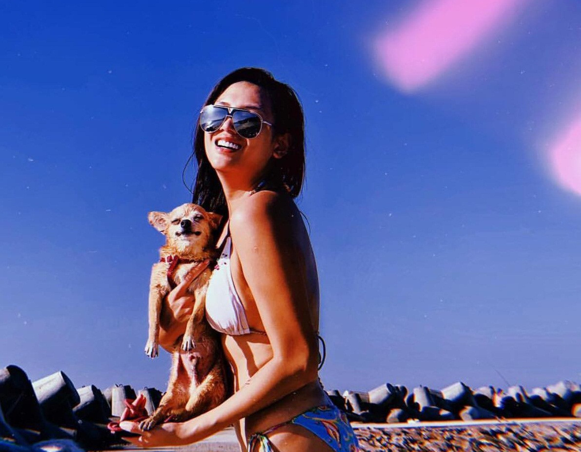 Dù khá kín tiếng trong chuyện tình cảm nhưng mới đây, Võ Hoàng Yến lại ngầm công khai cô là "hoa đã có chủ".